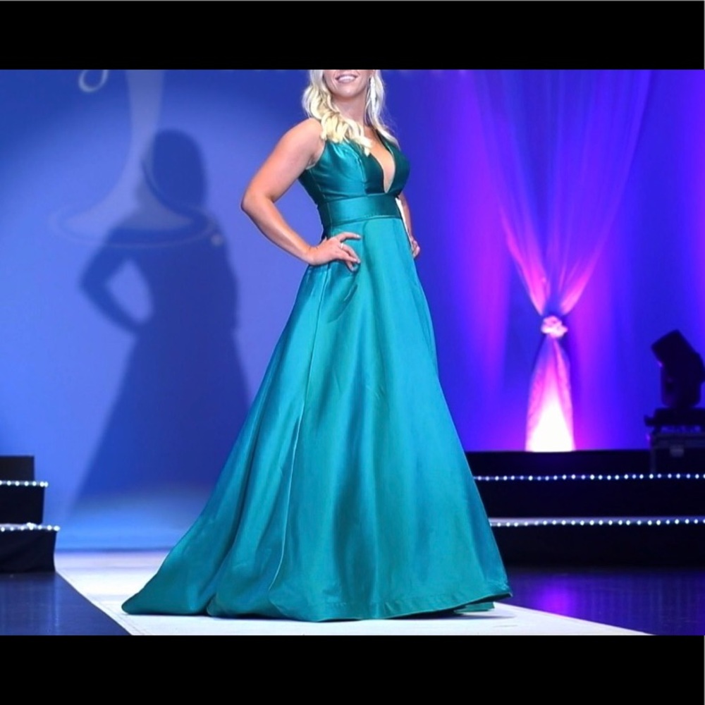 Mac Duggal gown - Leena
